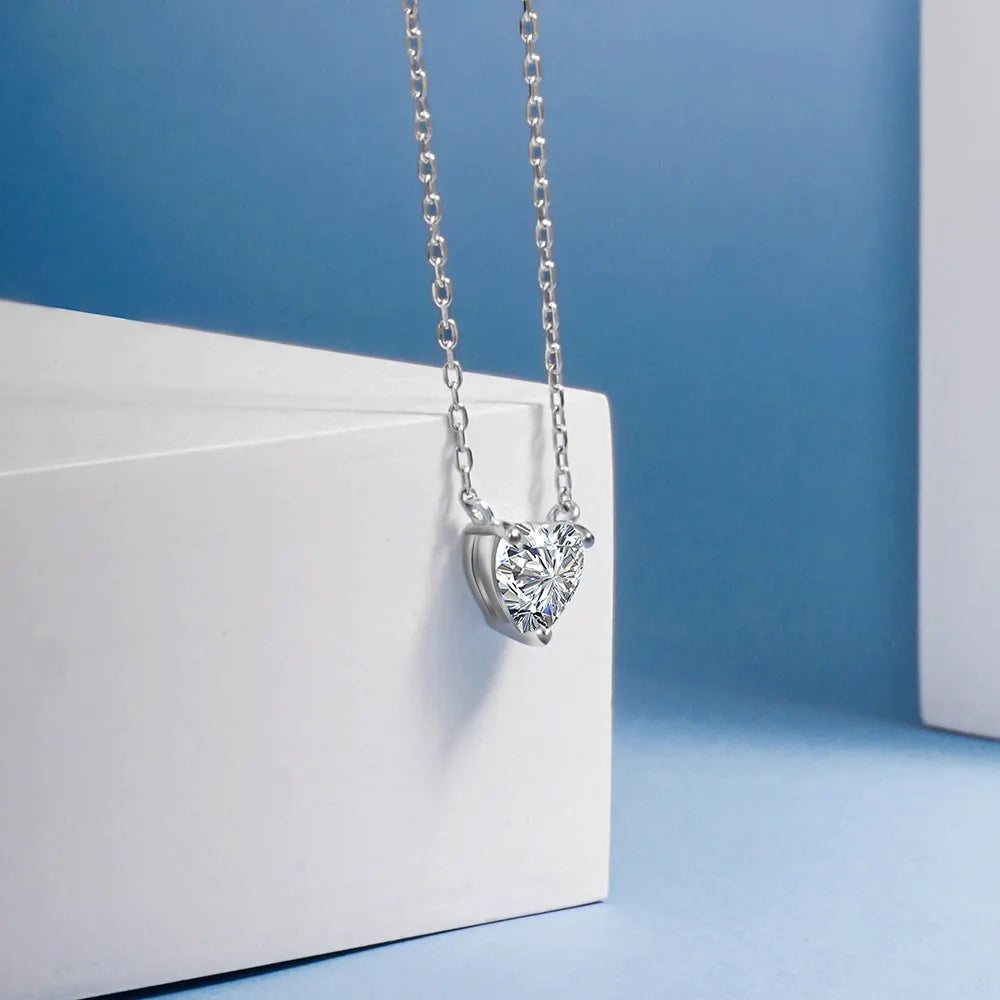 Elegant Heart Sparkling Moissanite Diamond Silver Necklace